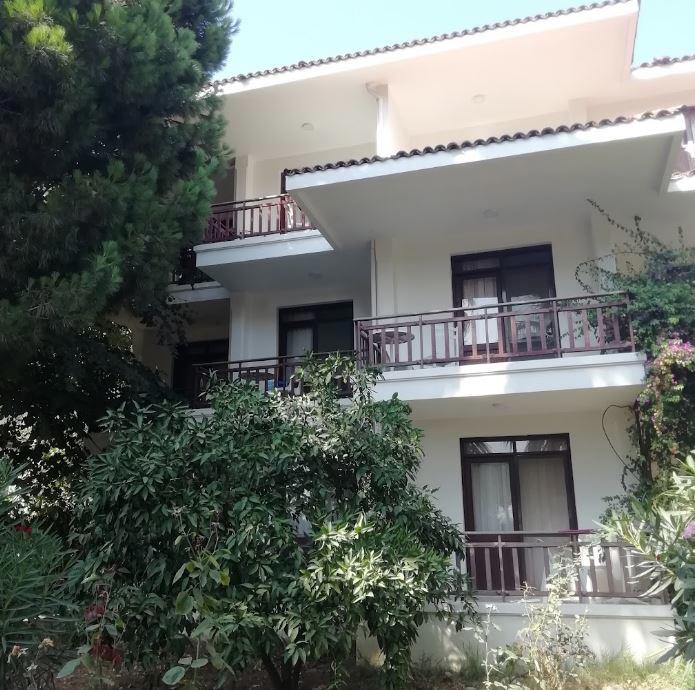 Arlina Resort Hotel