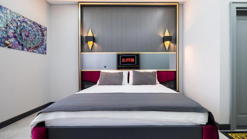 216 Prestige Hotel