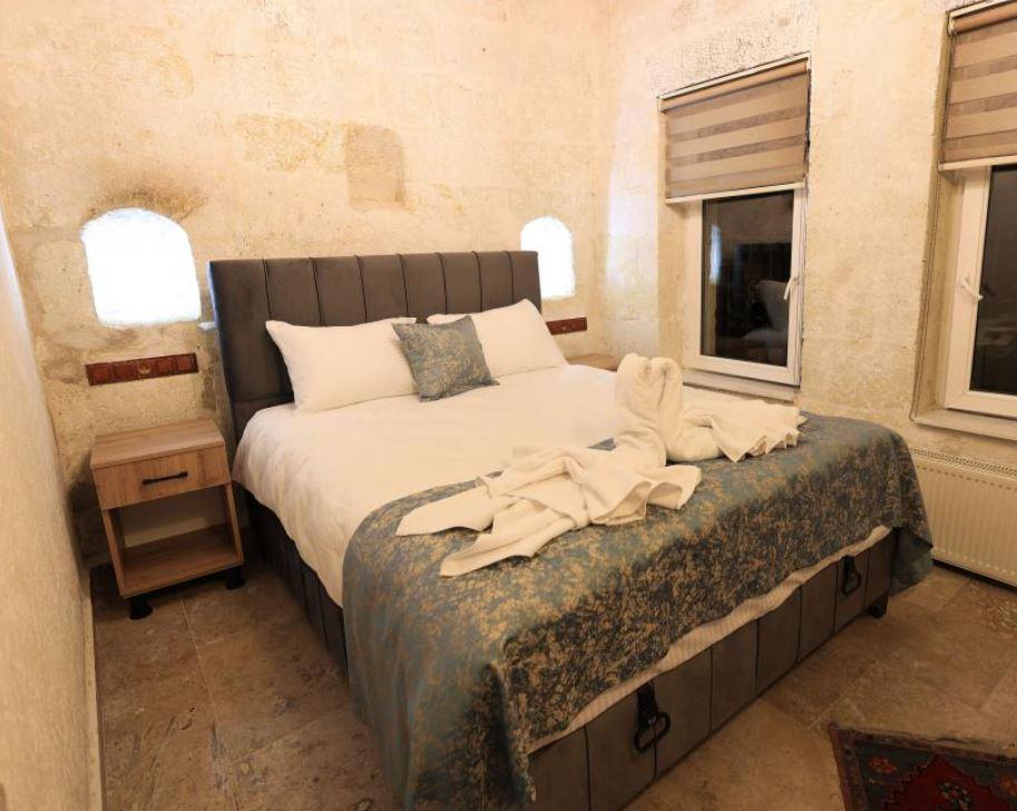 Pacha Cave House
