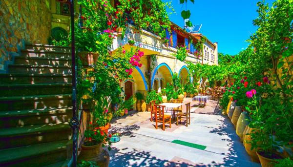 Pacha Cave House