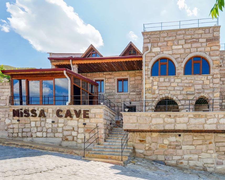 Nissa Cave