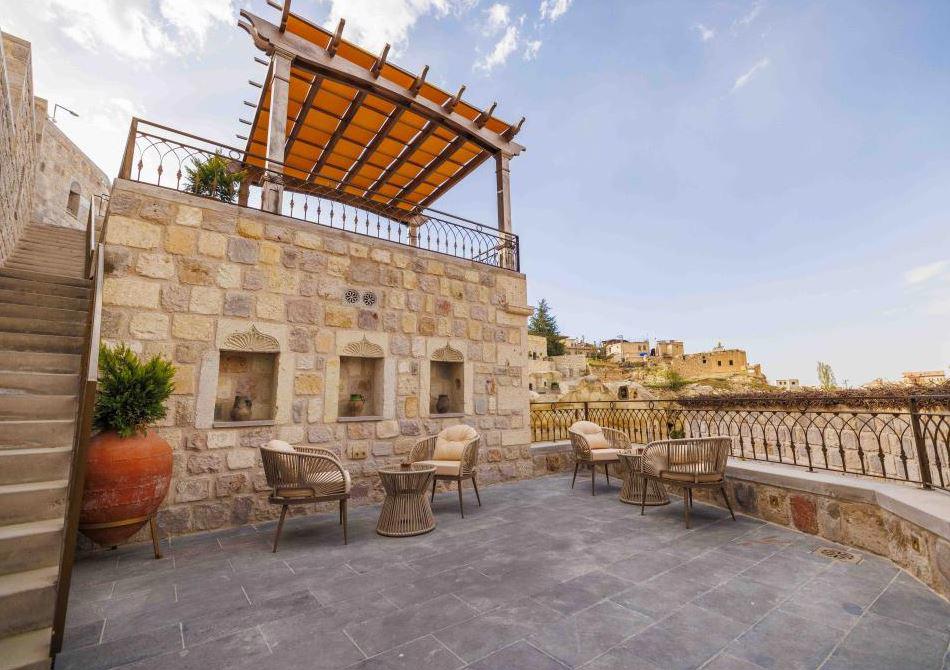 Signature Cave Premium Suites