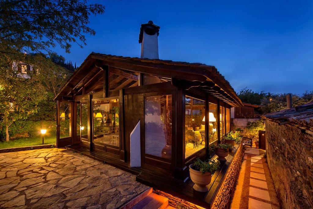 Güllü Konak Otel