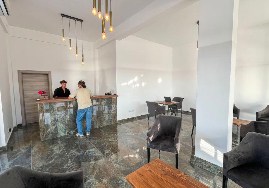 Ni Marin Hotel