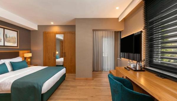 Pukka Hotel
