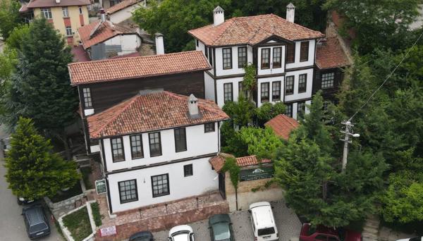 Toprakçılar Konağı