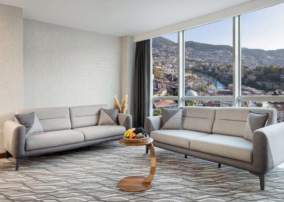 Lilium Hotel & Suites