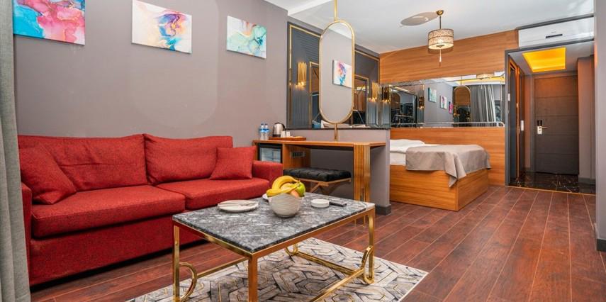216 Eagle Palace Suite