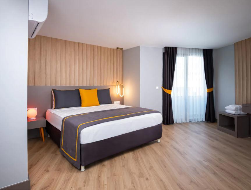 The Saint Star Kemer - Adult Only (+16)