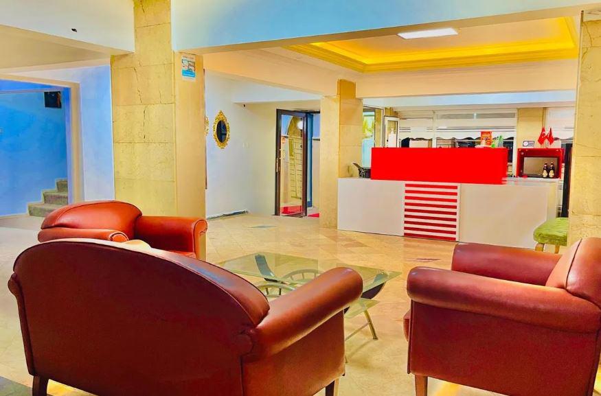 Grand Lavin Hotel