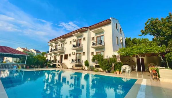 Cennet Hotel