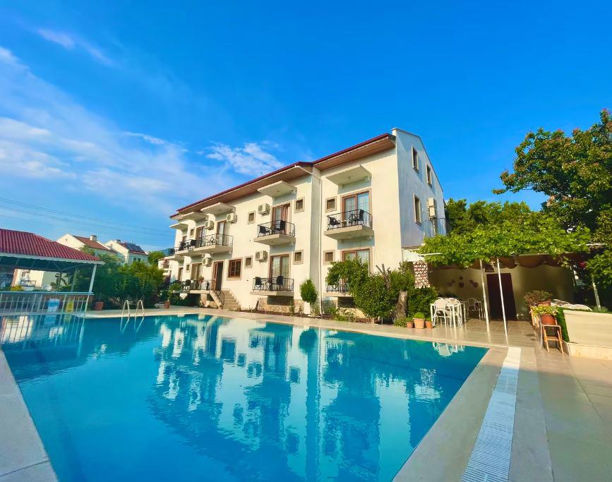 Cennet Hotel