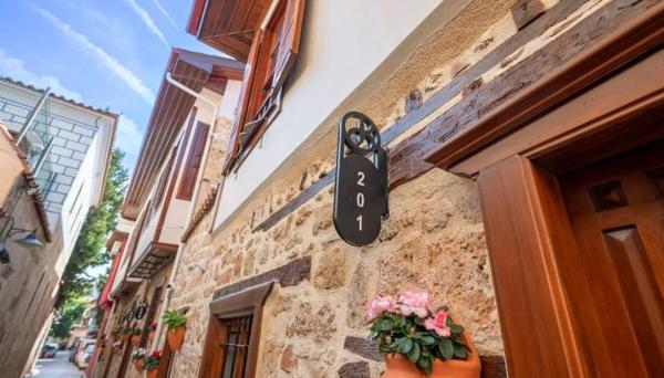 Belmondo Suites Old Town