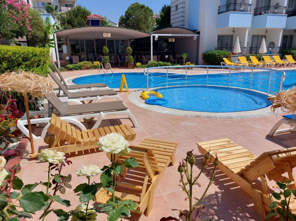 Summer Rose Hotel
