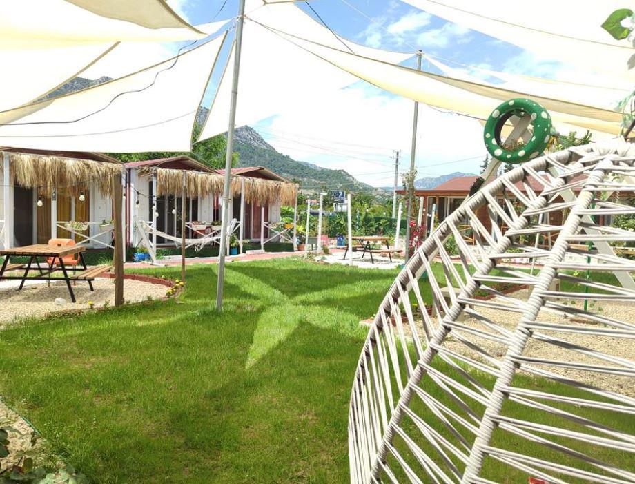 Zeyos Lodge