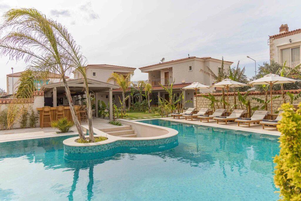 June Alaçatı Adult Only 15+