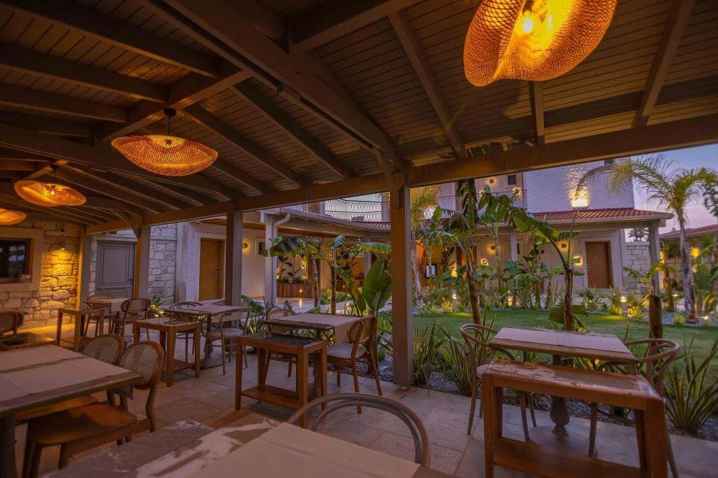 June Alaçatı Adult Only 15+