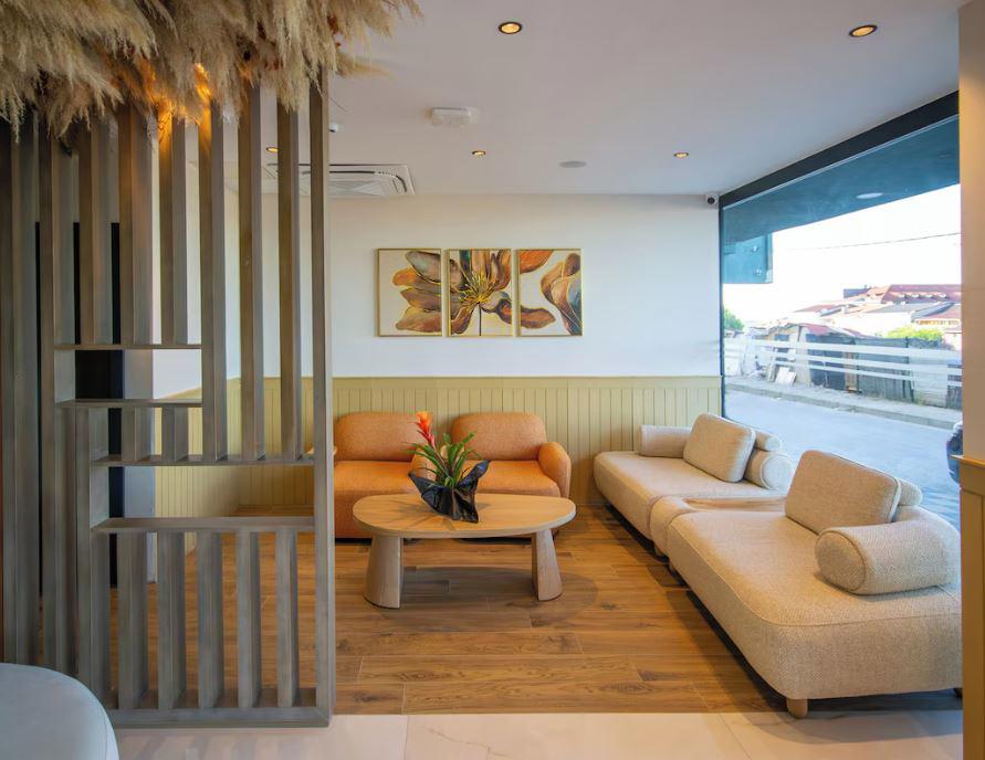 Elysian Airport Hotel