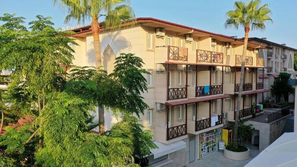 Eos Beach Resort (Ex.Crystal Land Of Paradise)