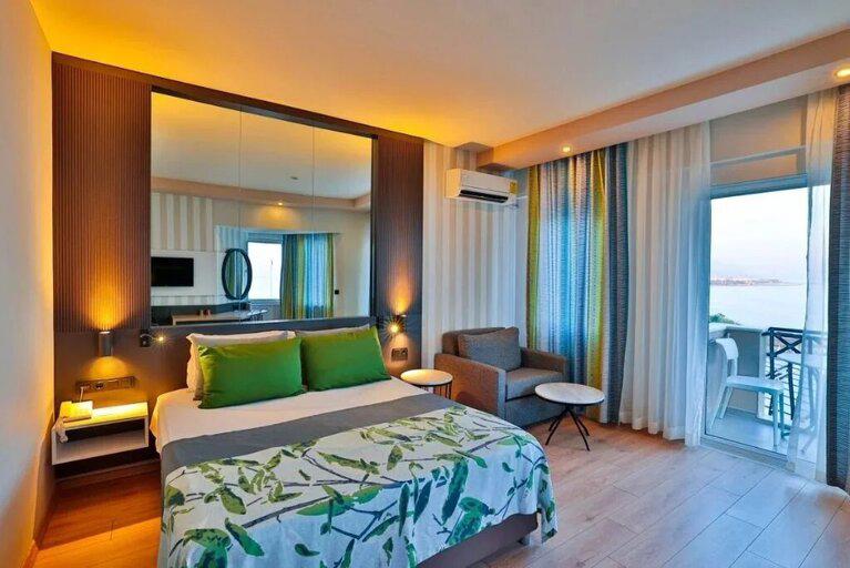Eos Beach Resort (Ex.Crystal Land Of Paradise)