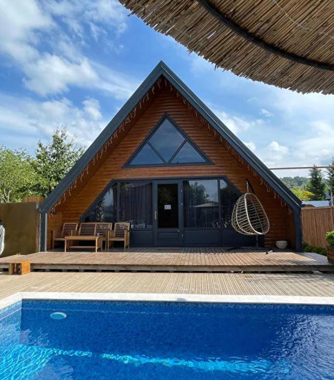 Mama's Palace Bungalow