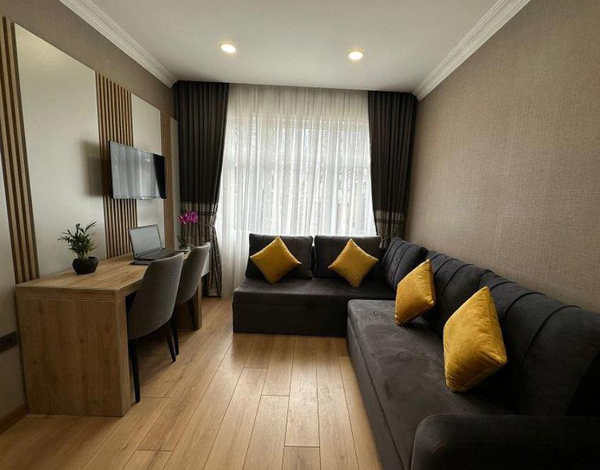H&L Suites