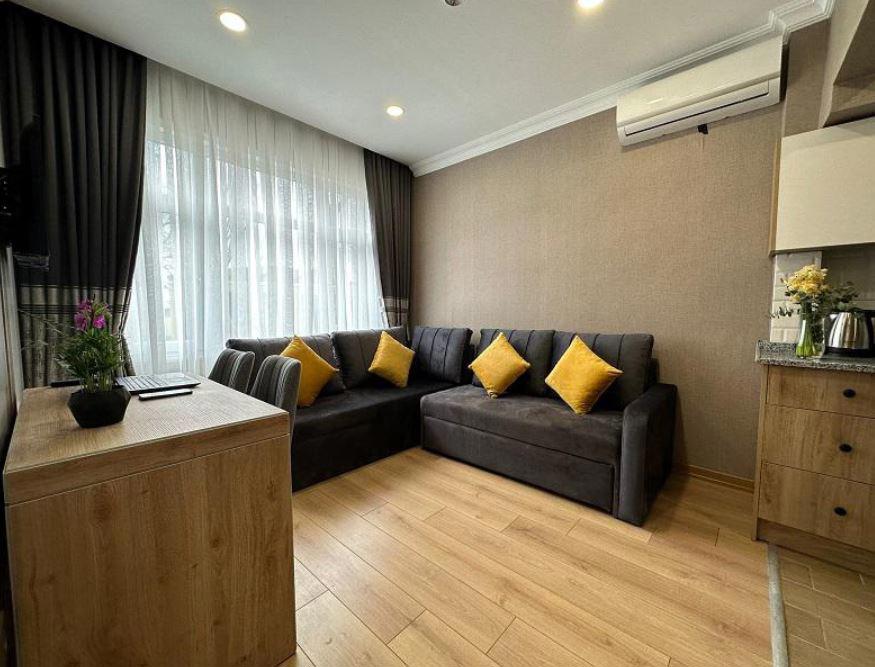 H&L Suites