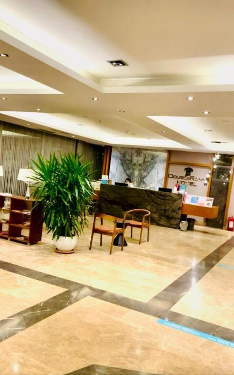 Double Royal Hotel
