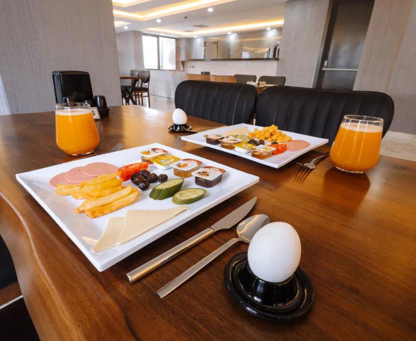 Meyzi Hotel