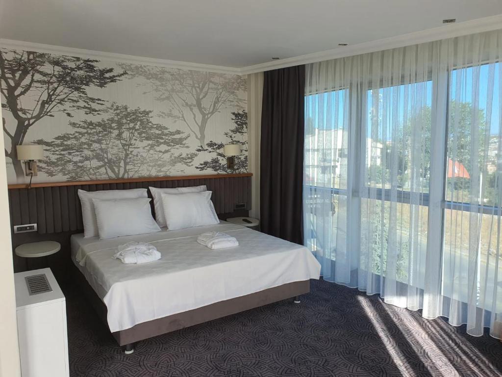 Double Royal Hotel