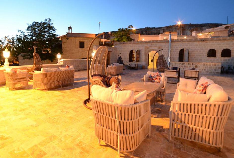Crassula Cave Hotel