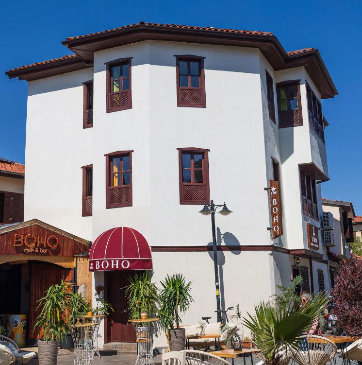 Boho Oldtown Apart Hotel