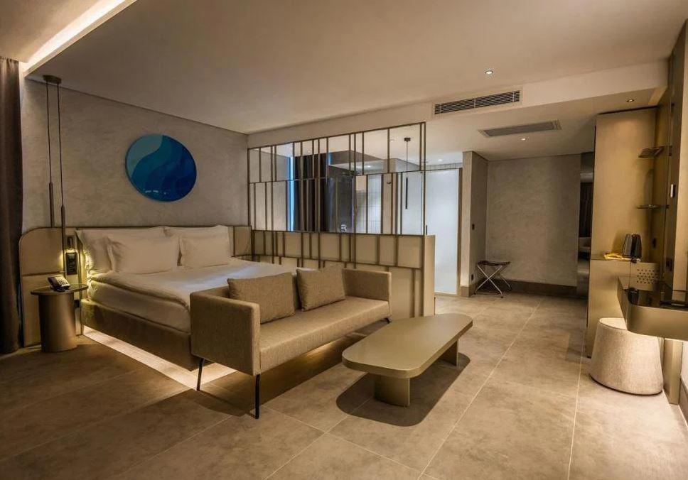 Four Hills Hotel