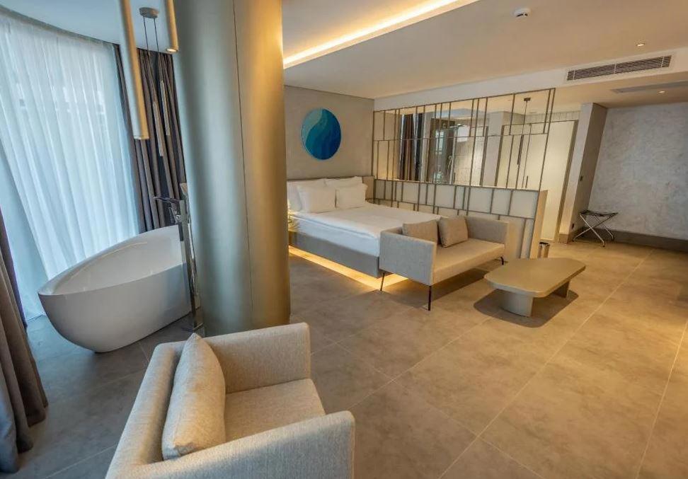 Four Hills Hotel