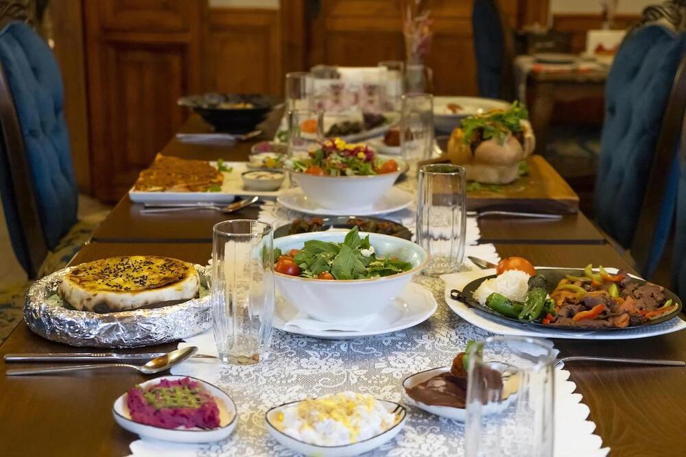 Kerem ile Aslı Hotel