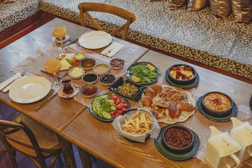 Kerem ile Aslı Hotel