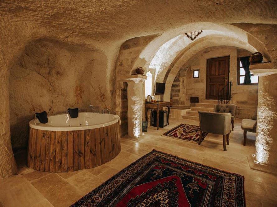 Lagania Cave Suites