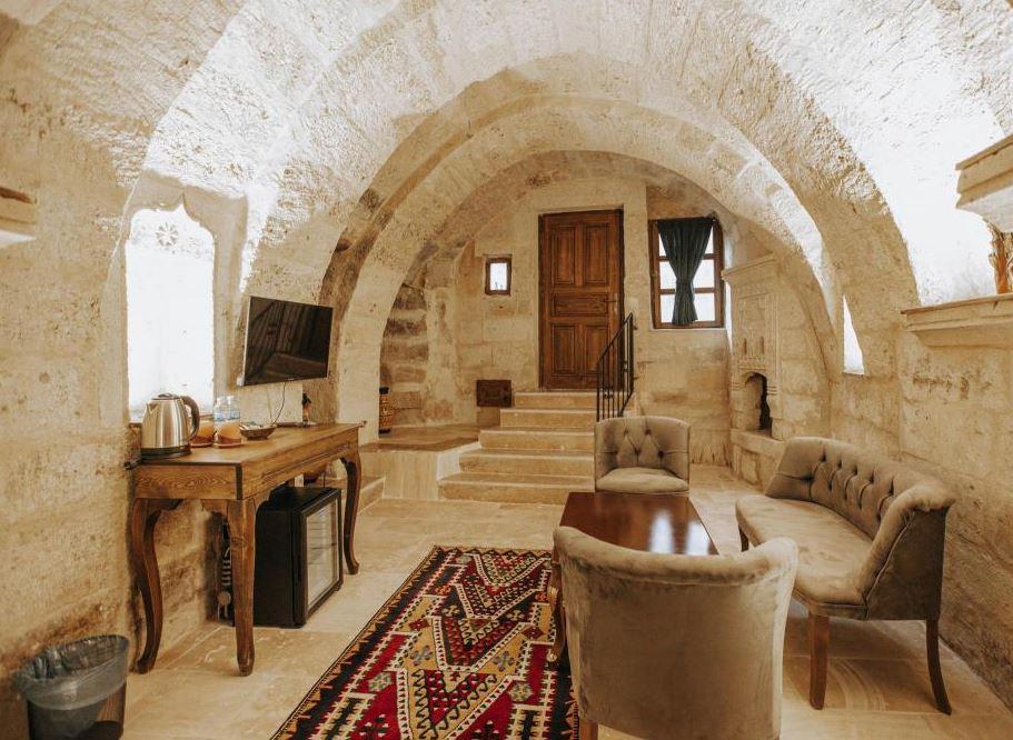 Lagania Cave Suites