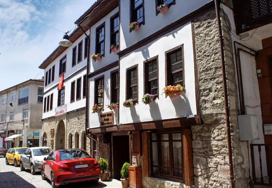 Yadigar Hanım Konağı