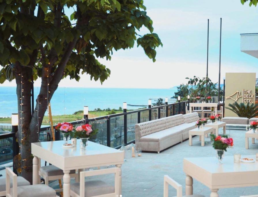 The Deck Otel