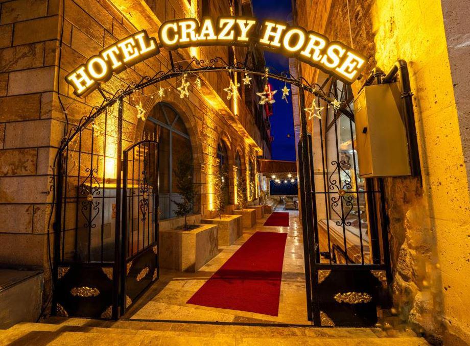 Crazy Horse Hotel