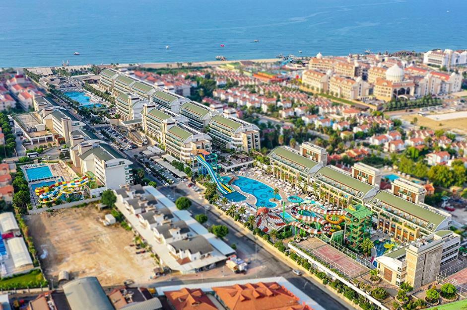 Crystal Waterworld Resort & Spa Hotel