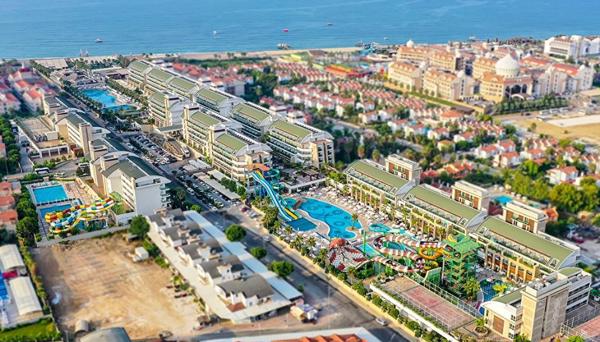 Crystal Waterworld Resort & Spa Hotel