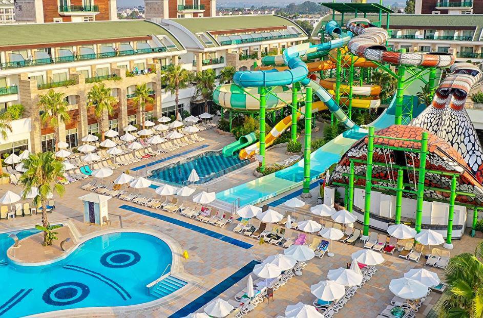 Crystal Waterworld Resort & Spa Hotel