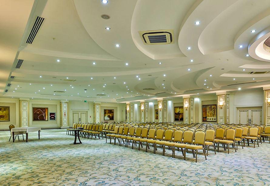 Crystal Waterworld Resort & Spa Hotel