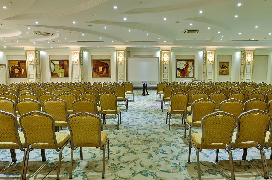 Crystal Waterworld Resort & Spa Hotel