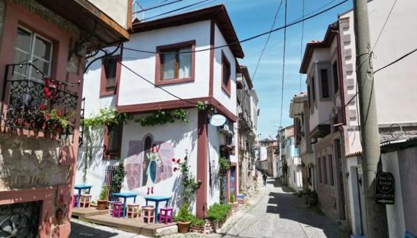 Qmeydann Ayvalık
