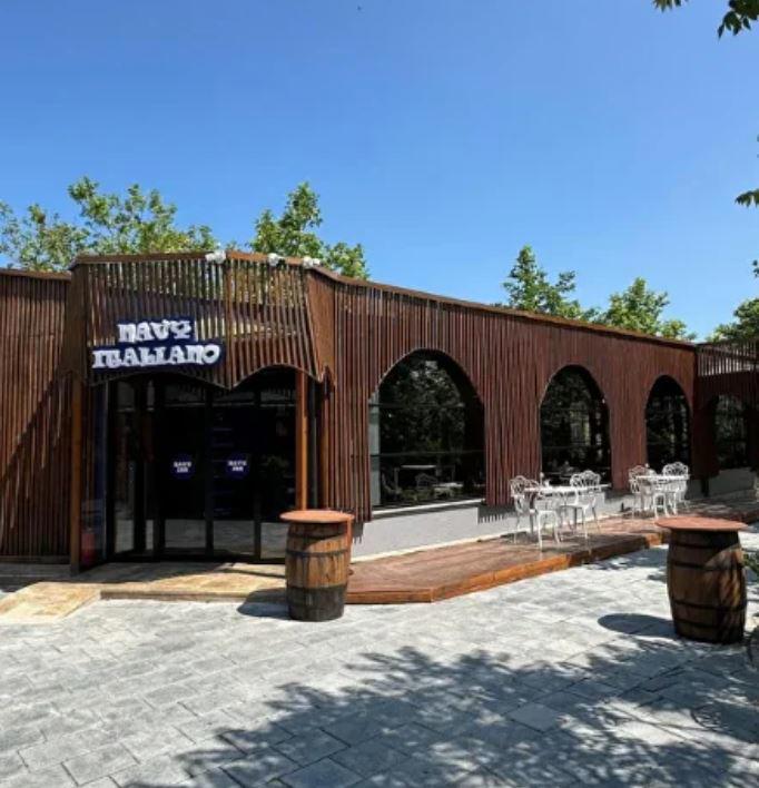 Navy Inn & Bungalows