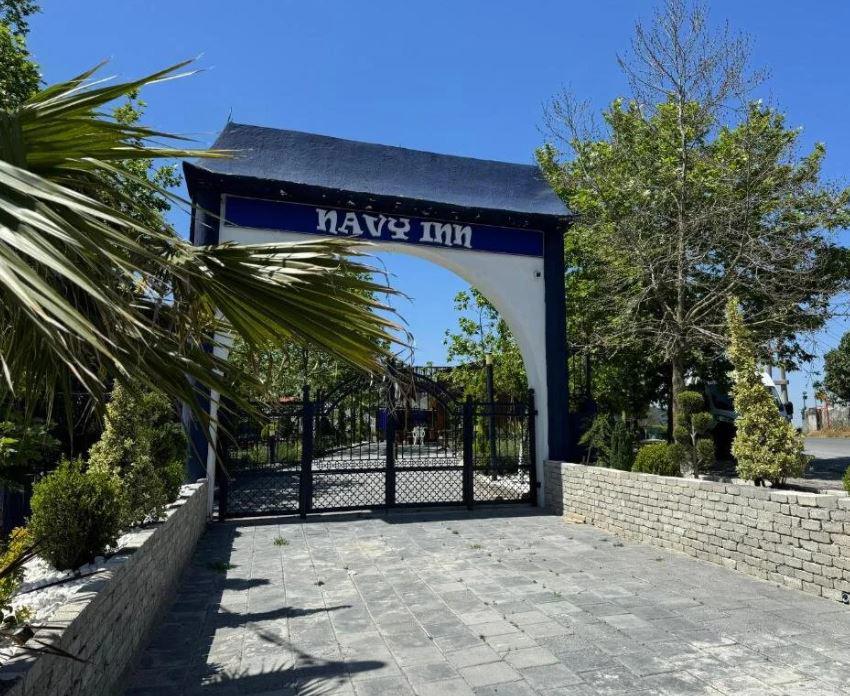 Navy Inn & Bungalows
