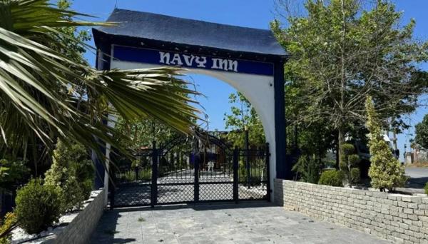 Navy Inn & Bungalows